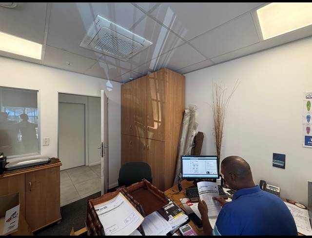 1,332M² WAREHOUSE TO LET IN BLACKHEATH INDUSTRIAL